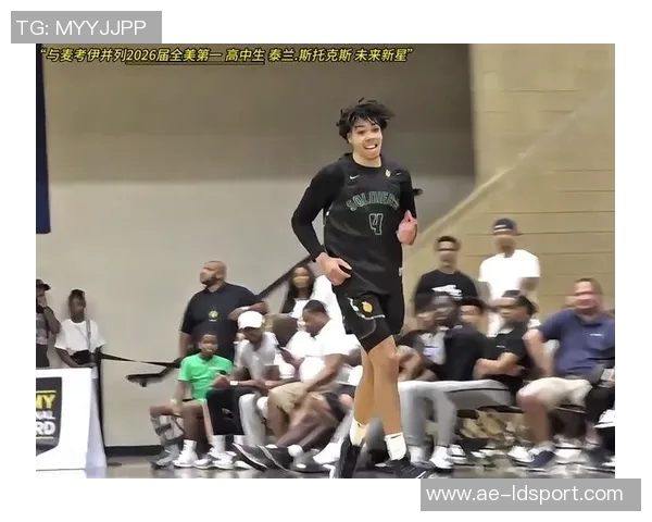 全美第一高中生泰兰斯托克斯宣布转学至第三所高中的消息引发热议